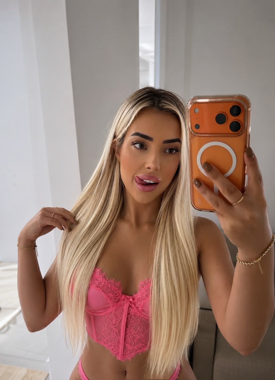 קרולינה – בתל אביב תיירת מברזיל